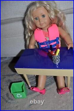 18 American Girl Doll 2014 GOTY Caroline Blonde Hair With Outfit And Desk Set