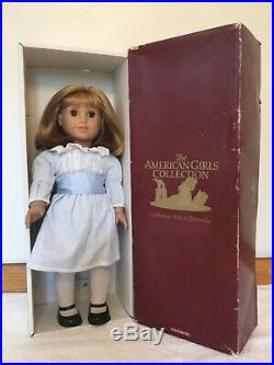 American Girl 18 Nellie OMalley Doll & Box w Outfit and PJ set w 2 Mini Dolls