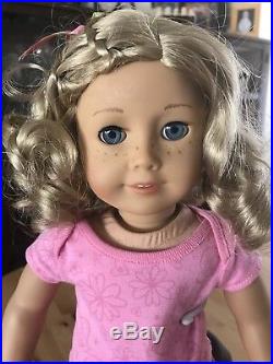 American Girl 18 TRULY ME DOLL #56 Curly Blonde Hair Blue Eyes Outfit & Stand