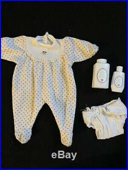 American Girl Bitty Baby Vintage Wicker Suit Case & Outfits Lot Rare To Find