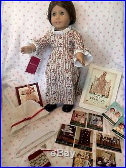 American Girl Doll Pleasant Company Felicity Meet Outfit/Book 18 Accessories