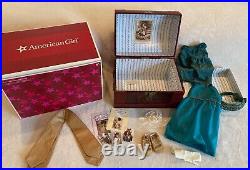 American Girl Doll Rebecca COMPLETE COSTUME SET & CHEST TRUNK in Orig Box MINT