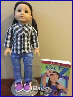 American Girl Doll Z Yang In Her Easy Breezy Outfit+book+stand Adult Collector