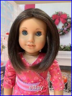 American Girl Doll of the Year 2009 Chrissa Maxwell in Meet Outfit with Book EUC