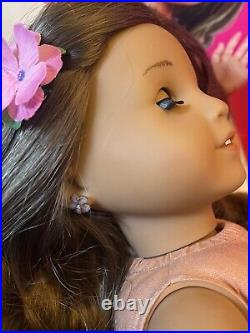 American Girl KANANI DOLL + Meet Outfit Necklace Flower Shoes Book Wrist Tag BOX