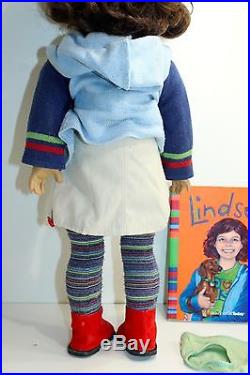 American Girl Lindsey Bergman Doll, original Meet Outfit Book Pleasant Company