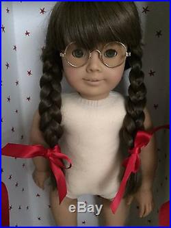American Girl Pleasant Company WHITE Body MOLLY Historical Doll MEET Outfit BOX