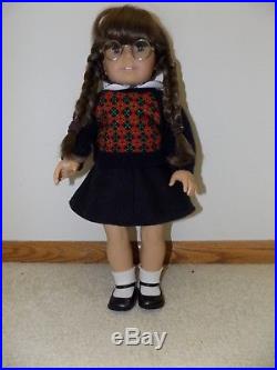 American Girl Pleasant Company WHITE Body MOLLY Historical Doll in Meet Outfit