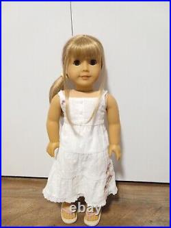 American Girl doll Gwen beautiful condition in Full Meet Outfit