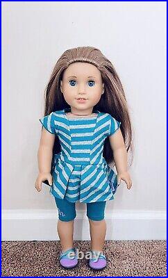 American Girl doll Mckenna in Meet outfit Blue Eyes Blonde