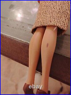 Brunette American Girl Barbie In Gold N' Glamour