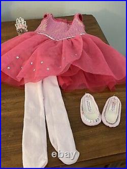 Isabelle Palmer RETIRED American Girl Doll of the Year 2014 and 3 Bonus Outfits