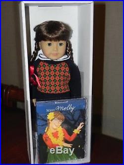 Molly McIntire NEW IN box withmeet outfit, glasses, bk NRFB AMERICAN GIRL 18 DOLL