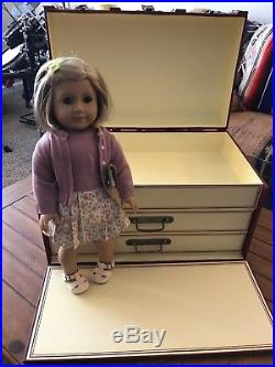 Pleasant Co American Girl Kit 18 Doll Set with trunk outfits plus. Mint New