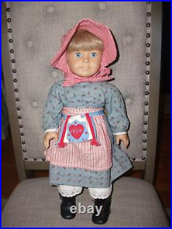 Pleasant Company 18 American Girl Kirsten Doll in Meet Outfit with book