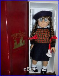 Pleasant Company American Girl Molly Doll in Meet Outfit + Accessories w Box