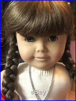Pleasant Company American Girl White Body MOLLY in Meet Outfit