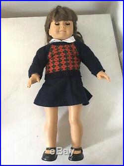 RARE SET ORIGINAL MOLLY Vintage American Girl Doll, Bed & Two Outfits