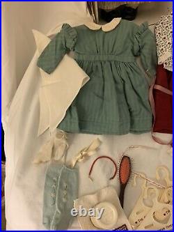 Retired American Girl/ Pleasant Company Doll Felicity And 9 Outfits